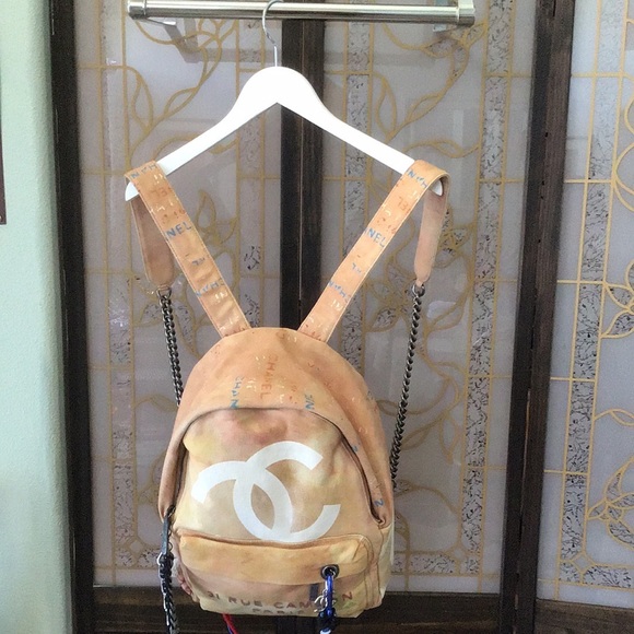 Chanel graffiti backpack bag runway 100% authentic 2014 Runway edition - Picture 4 of 14